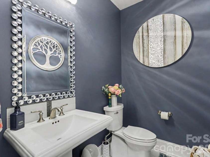 163 Evening Shadow Road, Lake Wylie, SC 29710.  MLS# CAR4385508, YatesRealty ID 26343. Half bath on main