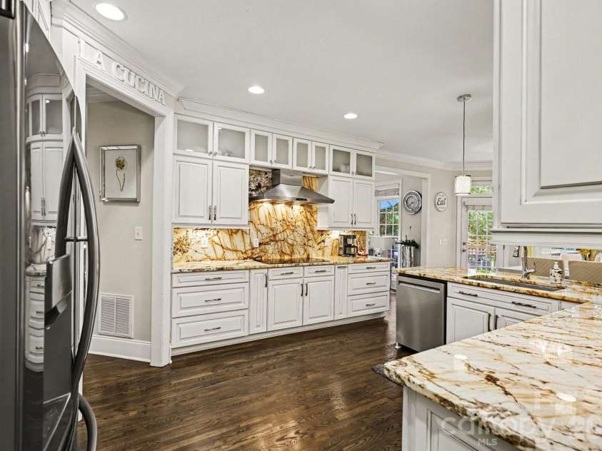 163 Evening Shadow Road, Lake Wylie, SC 29710.  MLS# CAR4385508, YatesRealty ID 26343. Kitchen