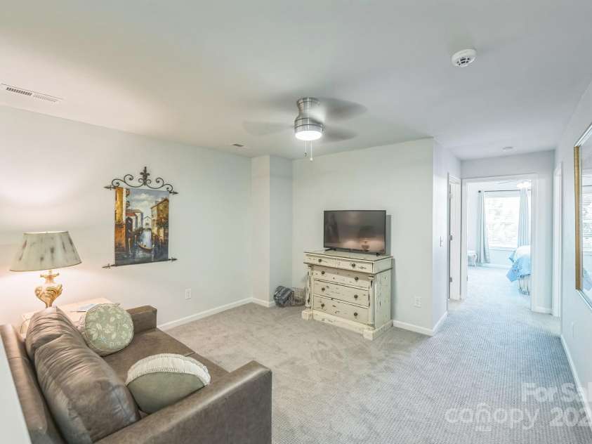4 Finley Way, Greensboro, NC 27455.  MLS# CAR4273250, YatesRealty ID 26343. 
