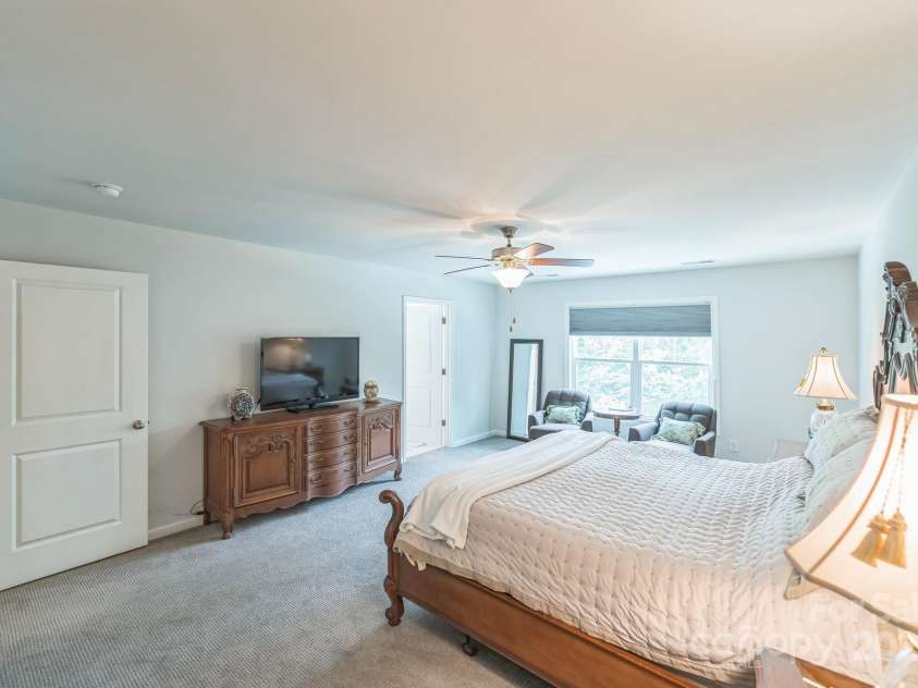 4 Finley Way, Greensboro, NC 27455.  MLS# CAR4273250, YatesRealty ID 26343. 