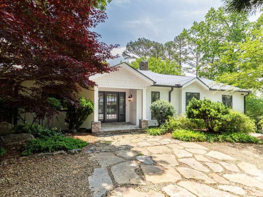 101 Windsor Road, Asheville, NC 28804.  MLS# CAR4263448, YatesRealty ID 26344. 