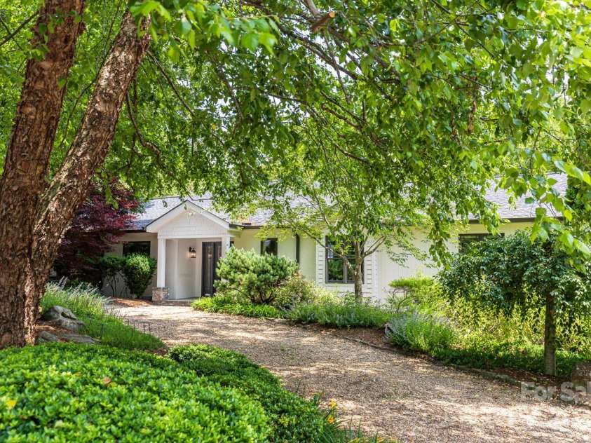 101 Windsor Road, Asheville, NC 28804.  MLS# CAR4263448, YatesRealty ID 26344. 