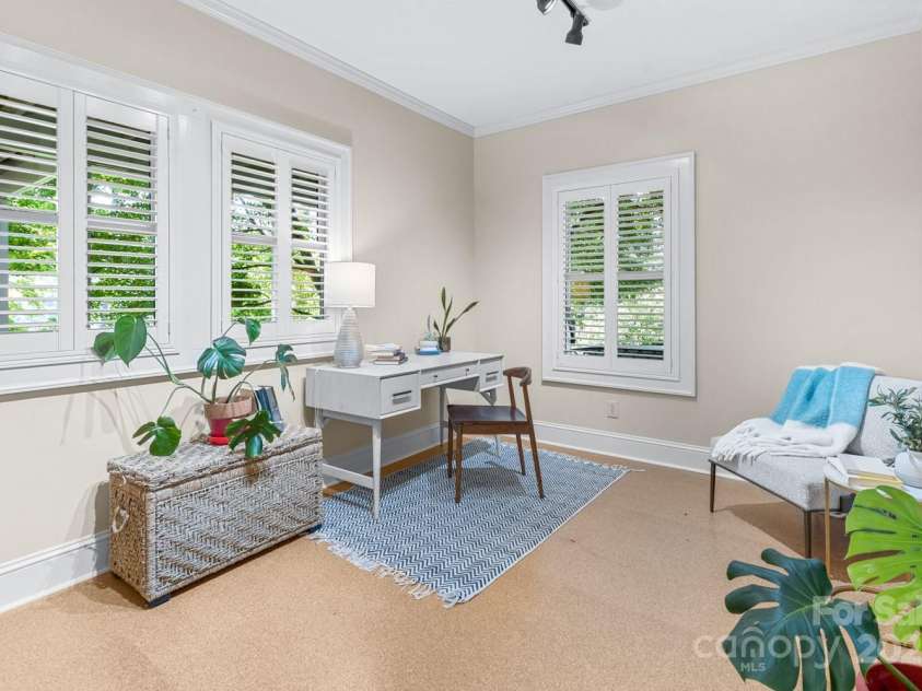 101 Windsor Road, Asheville, NC 28804.  MLS# CAR4263448, YatesRealty ID 26344. 