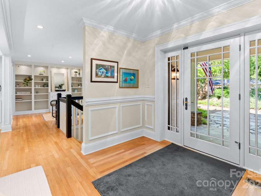 101 Windsor Road, Asheville, NC 28804.  MLS# CAR4263448, YatesRealty ID 26344. 