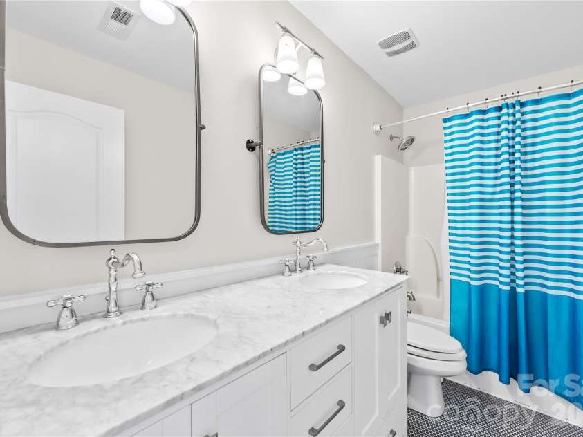 6428 Manitoba Lane, Charlotte, NC 28277.  MLS# CAR4385112, YatesRealty ID 26344. 