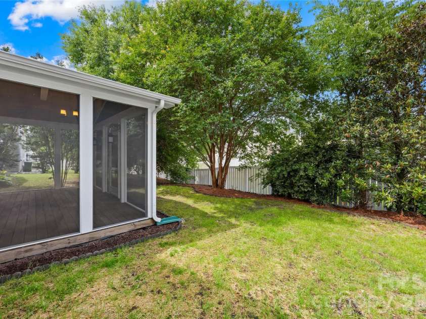 6428 Manitoba Lane, Charlotte, NC 28277.  MLS# CAR4385112, YatesRealty ID 26344. Backyard