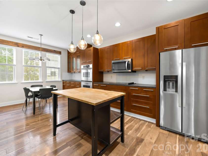 6428 Manitoba Lane, Charlotte, NC 28277.  MLS# CAR4385112, YatesRealty ID 26344. Kitchen
