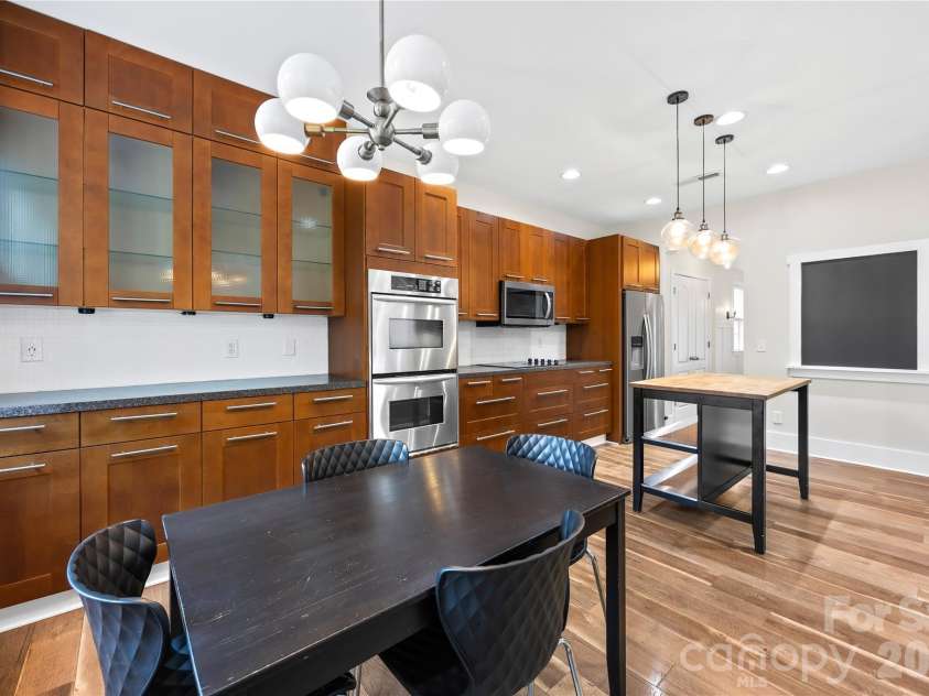 6428 Manitoba Lane, Charlotte, NC 28277.  MLS# CAR4385112, YatesRealty ID 26344. Kitchen