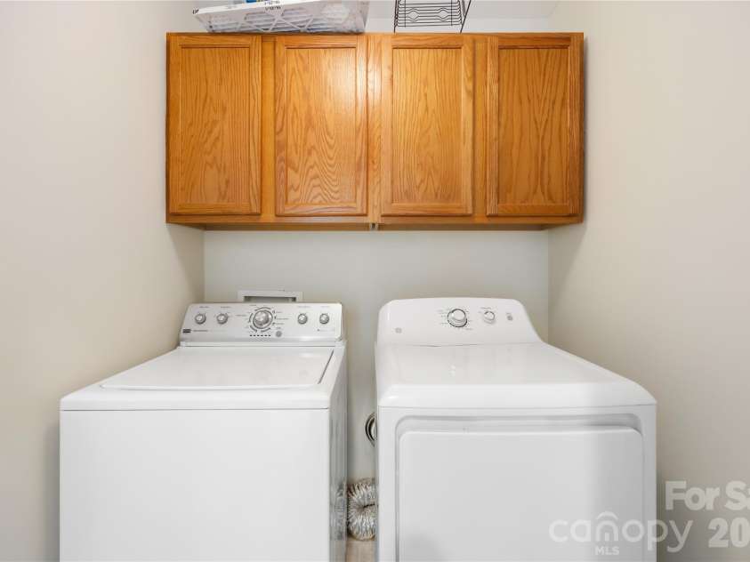 6428 Manitoba Lane, Charlotte, NC 28277.  MLS# CAR4385112, YatesRealty ID 26344. Laundry