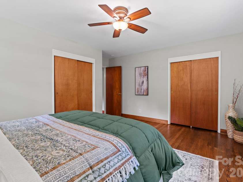 107 Appledore Avenue, Hendersonville, NC 28739.  MLS# CAR4379679, YatesRealty ID 26345. 