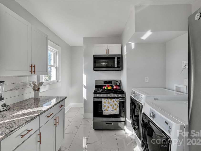 203 22nd Street, Kannapolis, NC 28083.  MLS# CAR4224989, YatesRealty ID 26345. 