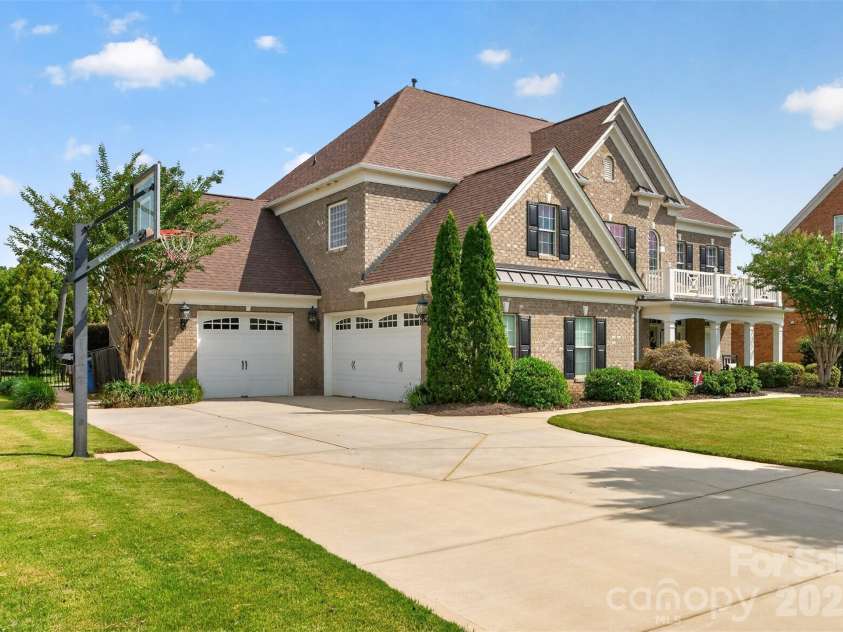 10102 Stonesby Lane, Waxhaw, NC 28173.  MLS# CAR4394343, YatesRealty ID 26346. 