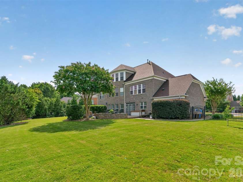 10102 Stonesby Lane, Waxhaw, NC 28173.  MLS# CAR4394343, YatesRealty ID 26346. 