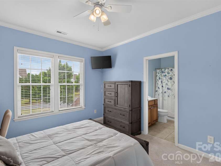 10102 Stonesby Lane, Waxhaw, NC 28173.  MLS# CAR4394343, YatesRealty ID 26346. Secondary Bedroom with full bath