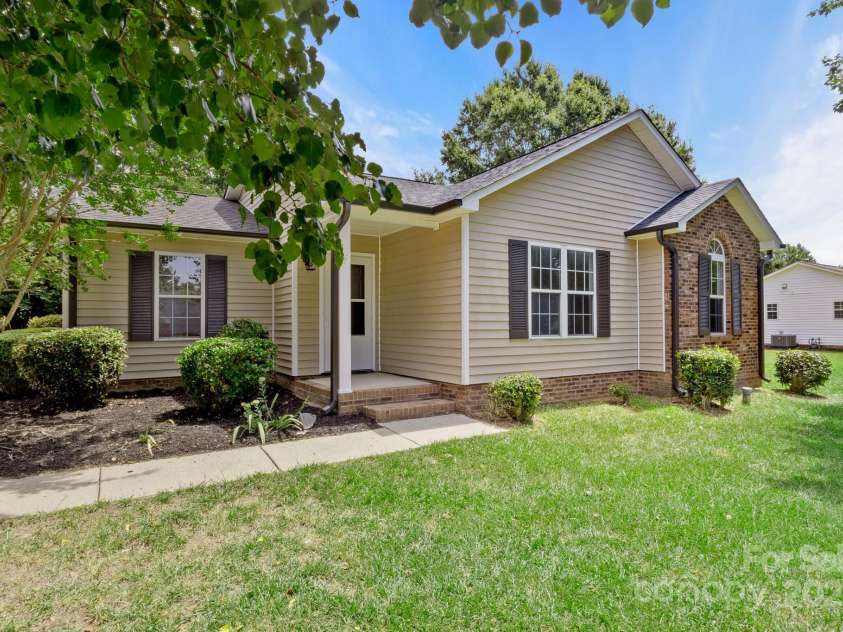 2210 Dawn Ridge, Monroe, NC 28110.  MLS# CAR4277835, YatesRealty ID 26346. 