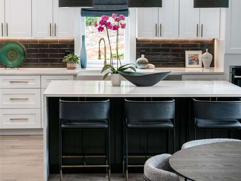 99 Timber Ridge Circle, Leicester, NC 28748.  MLS# CAR4261067, YatesRealty ID 26347. 