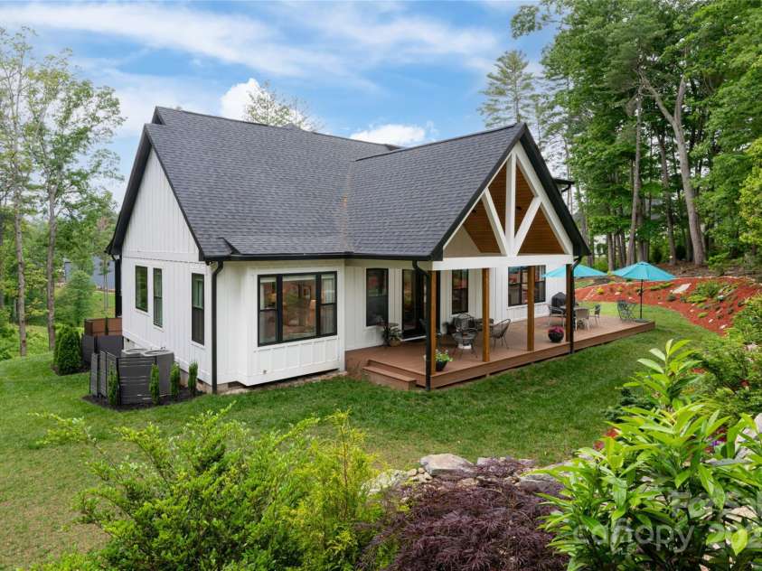 99 Timber Ridge Circle, Leicester, NC 28748.  MLS# CAR4261067, YatesRealty ID 26347. 