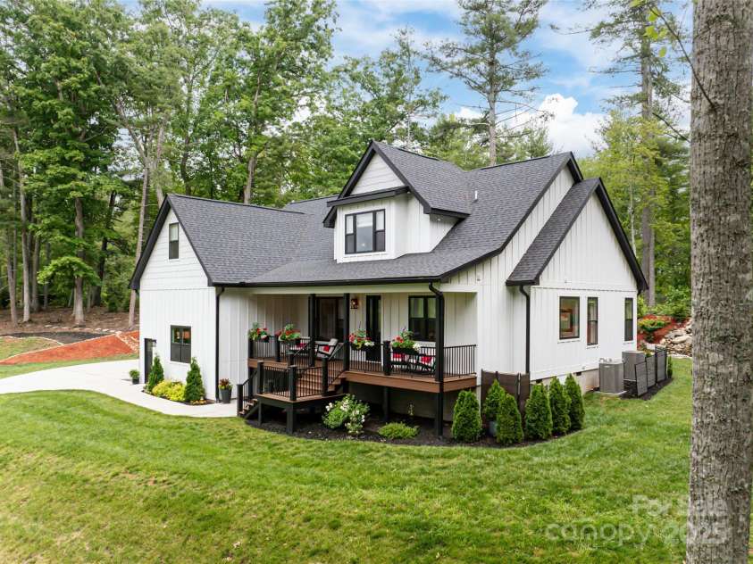 99 Timber Ridge Circle, Leicester, NC 28748.  MLS# CAR4261067, YatesRealty ID 26347. 