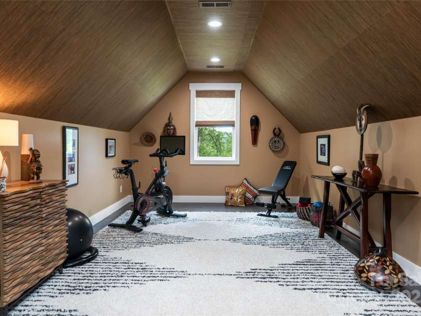 99 Timber Ridge Circle, Leicester, NC 28748.  MLS# CAR4261067, YatesRealty ID 26347. Bonus Room