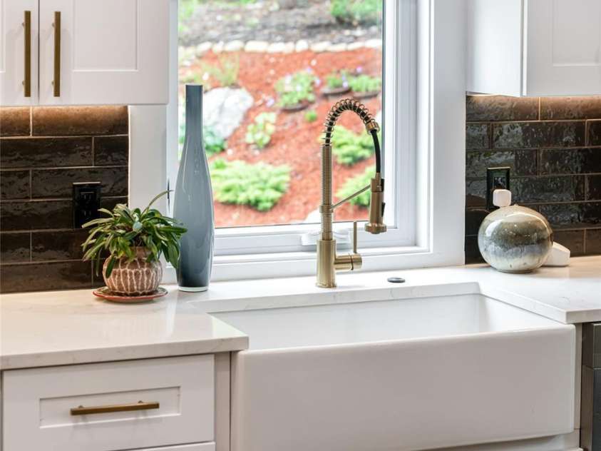 99 Timber Ridge Circle, Leicester, NC 28748.  MLS# CAR4261067, YatesRealty ID 26347. Farm Sink with a View