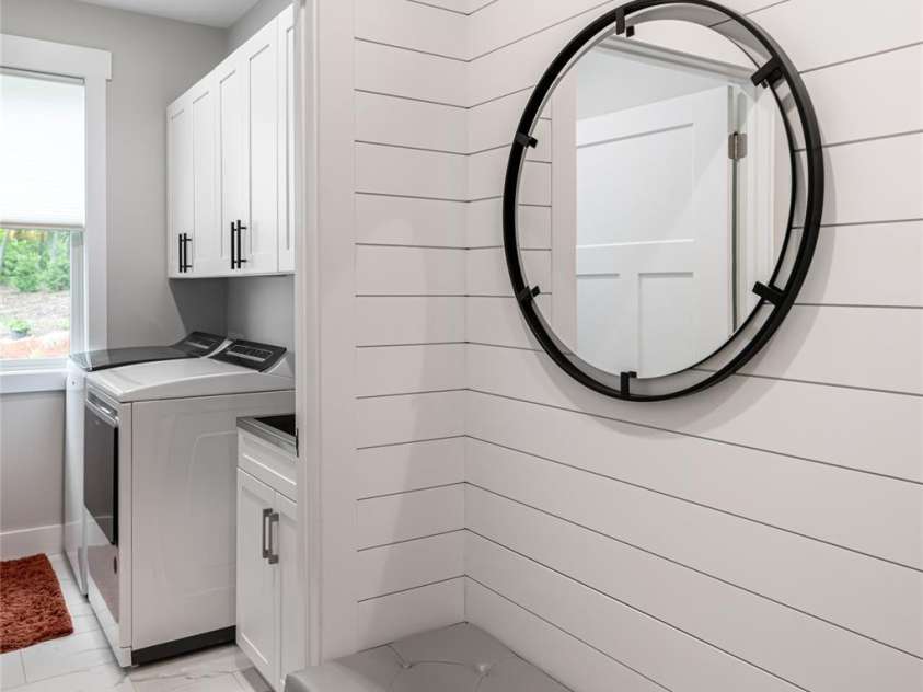 99 Timber Ridge Circle, Leicester, NC 28748.  MLS# CAR4261067, YatesRealty ID 26347. Laundry Room Foyer