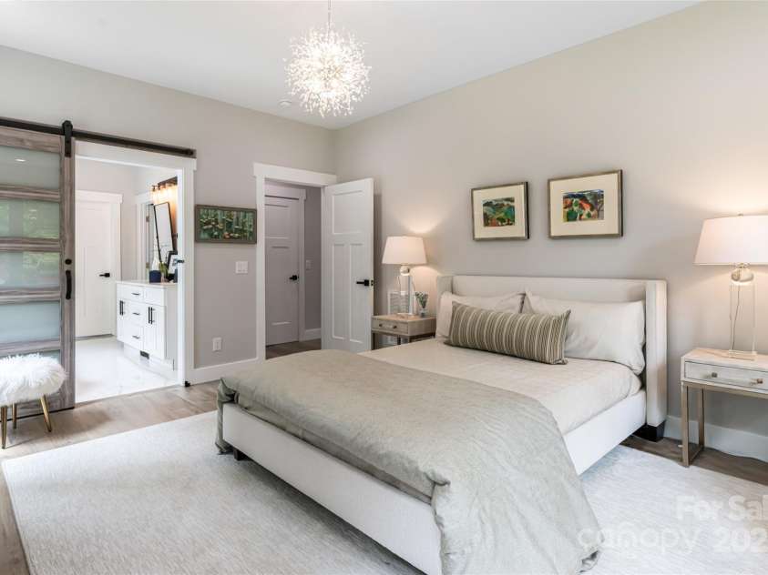 99 Timber Ridge Circle, Leicester, NC 28748.  MLS# CAR4261067, YatesRealty ID 26347. Primary In-Suite Full Bath and Walk In Closet