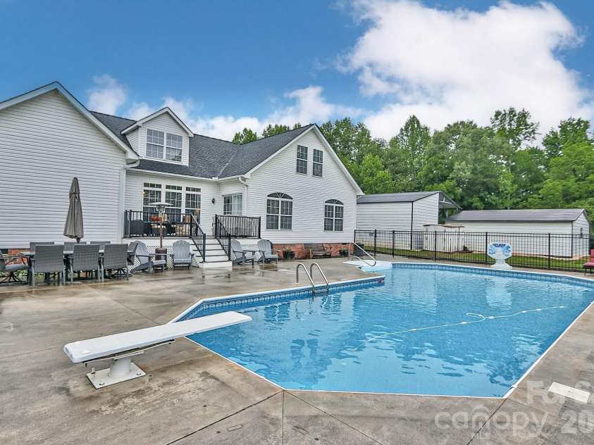 3127 Yorkshire Lane, Boonville, NC 27011.  MLS# CAR4385114, YatesRealty ID 26348. 