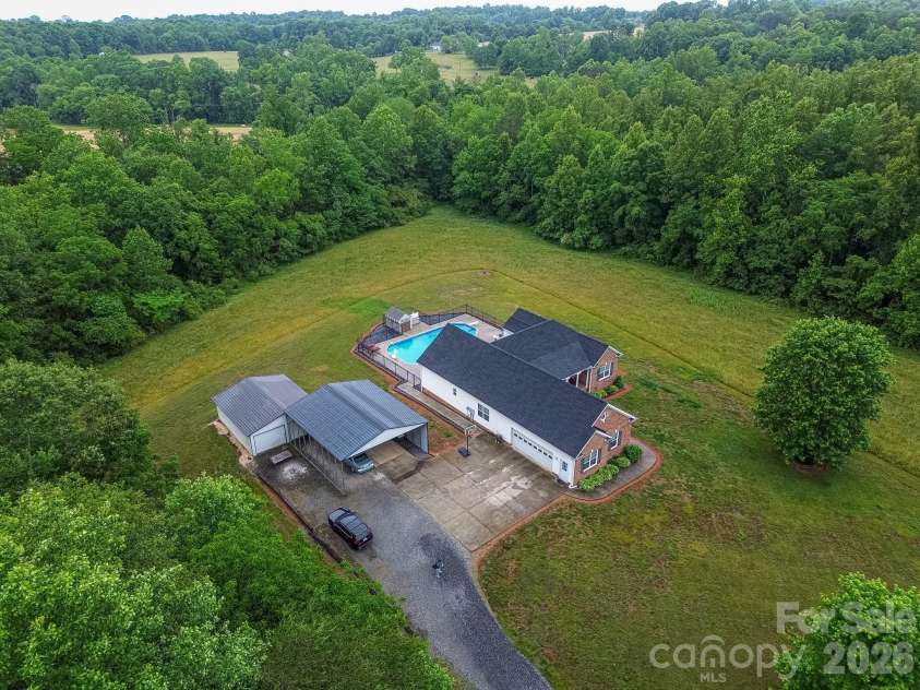 3127 Yorkshire Lane, Boonville, NC 27011.  MLS# CAR4385114, YatesRealty ID 26348. 