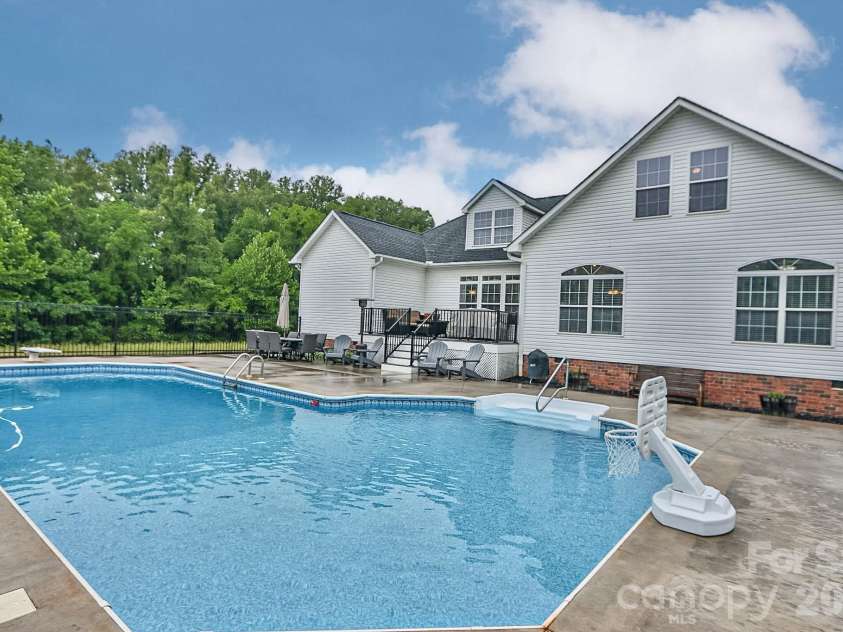 3127 Yorkshire Lane, Boonville, NC 27011.  MLS# CAR4385114, YatesRealty ID 26348. 