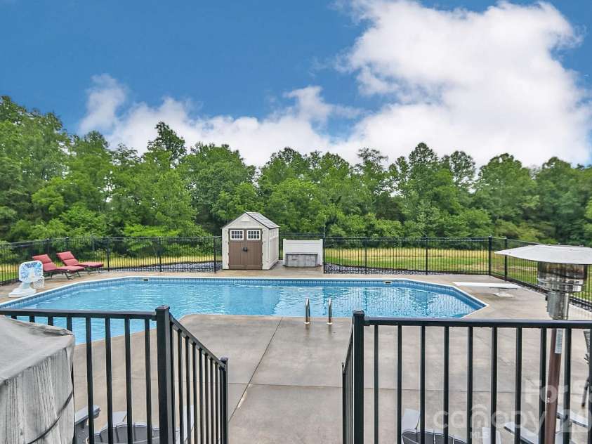 3127 Yorkshire Lane, Boonville, NC 27011.  MLS# CAR4385114, YatesRealty ID 26348. 