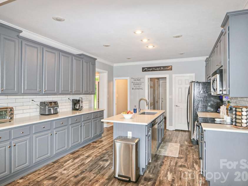 3127 Yorkshire Lane, Boonville, NC 27011.  MLS# CAR4385114, YatesRealty ID 26348. 