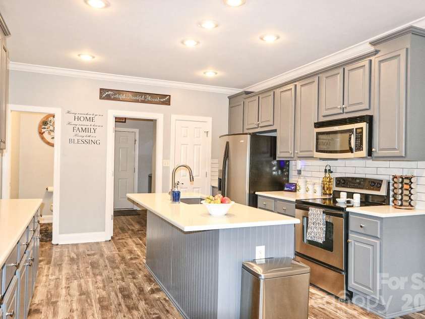 3127 Yorkshire Lane, Boonville, NC 27011.  MLS# CAR4385114, YatesRealty ID 26348. 