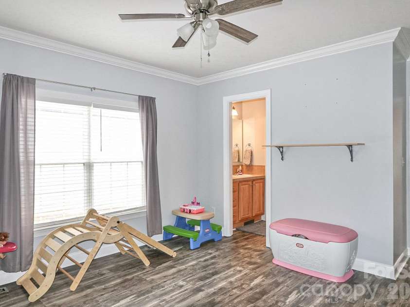 3127 Yorkshire Lane, Boonville, NC 27011.  MLS# CAR4385114, YatesRealty ID 26348. 