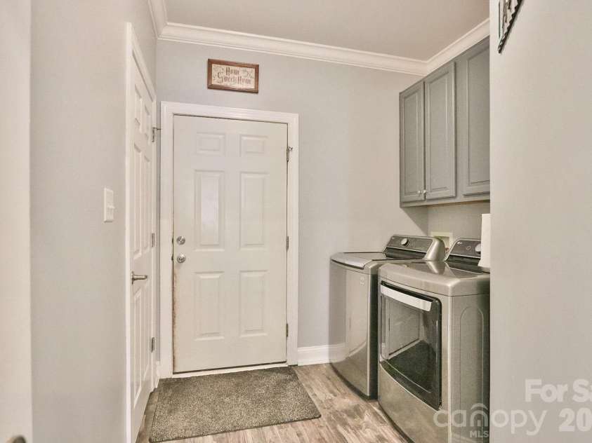 3127 Yorkshire Lane, Boonville, NC 27011.  MLS# CAR4385114, YatesRealty ID 26348. 