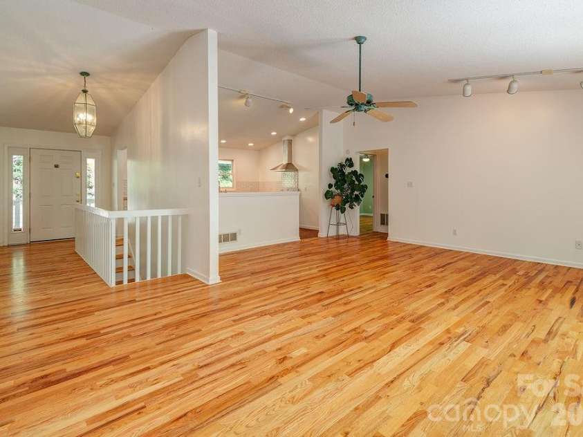 146 Churchill Downs Drive, Fairview, NC 28730.  MLS# CAR4383369, YatesRealty ID 26349. 