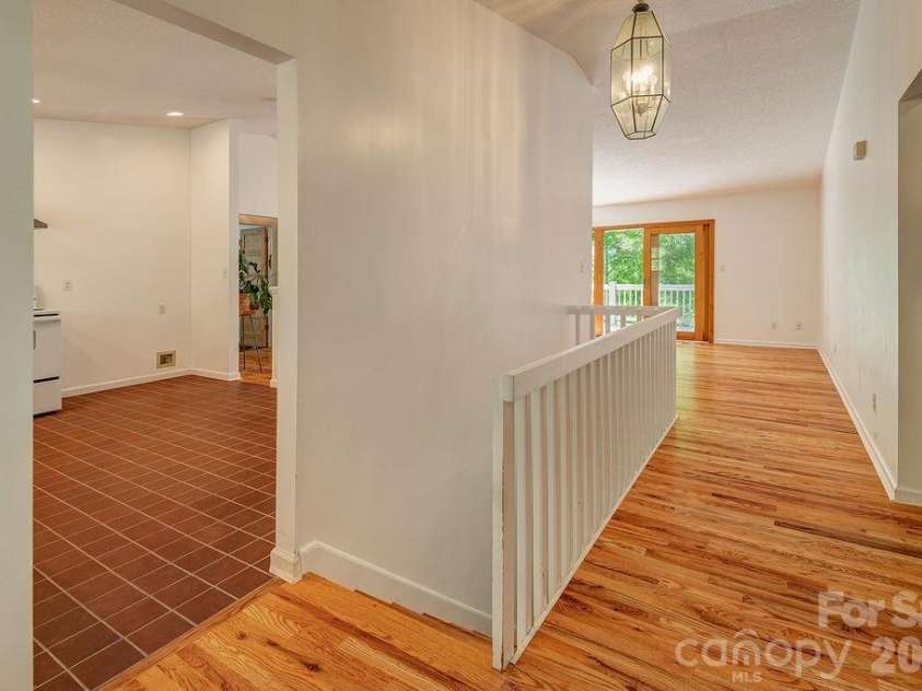 146 Churchill Downs Drive, Fairview, NC 28730.  MLS# CAR4383369, YatesRealty ID 26349. 