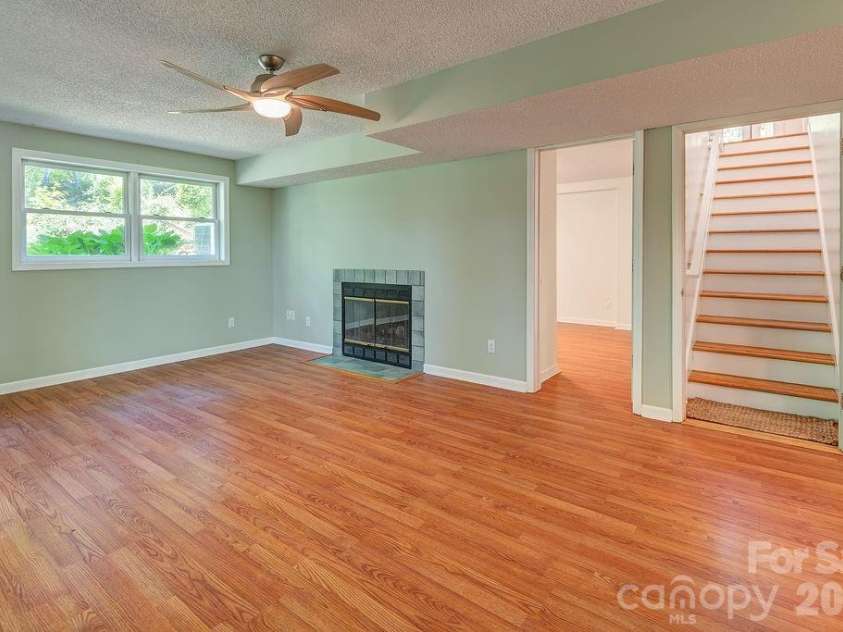 146 Churchill Downs Drive, Fairview, NC 28730.  MLS# CAR4383369, YatesRealty ID 26349. 
