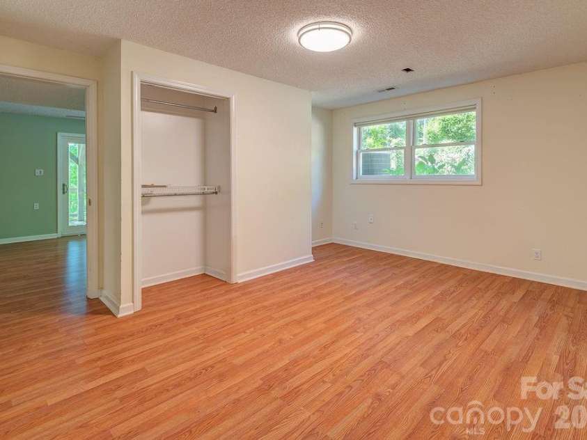 146 Churchill Downs Drive, Fairview, NC 28730.  MLS# CAR4383369, YatesRealty ID 26349. 