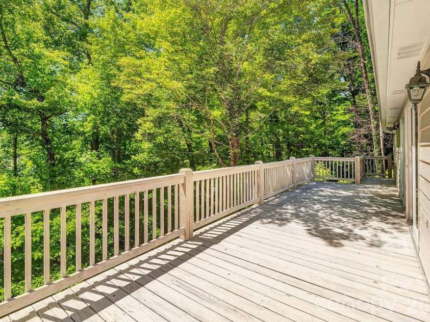 146 Churchill Downs Drive, Fairview, NC 28730.  MLS# CAR4383369, YatesRealty ID 26349. 