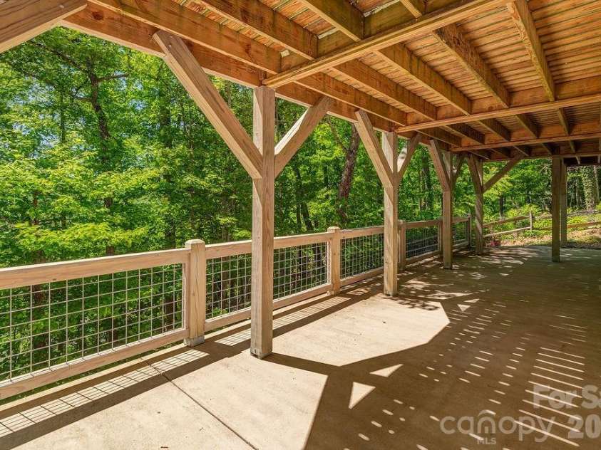 146 Churchill Downs Drive, Fairview, NC 28730.  MLS# CAR4383369, YatesRealty ID 26349. 