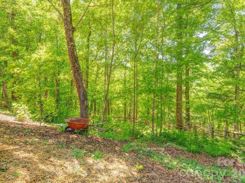 146 Churchill Downs Drive, Fairview, NC 28730.  MLS# CAR4383369, YatesRealty ID 26349. 