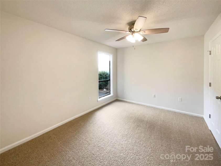 7116 Winery Lane, Charlotte, NC 28227.  MLS# CAR4248162, YatesRealty ID 26349. 
