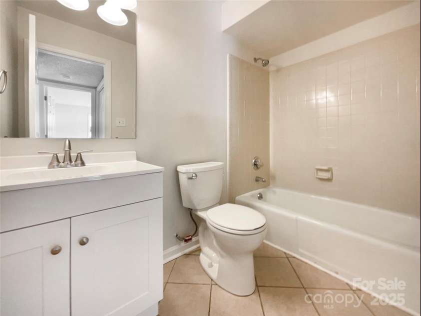 7116 Winery Lane, Charlotte, NC 28227.  MLS# CAR4248162, YatesRealty ID 26349. 