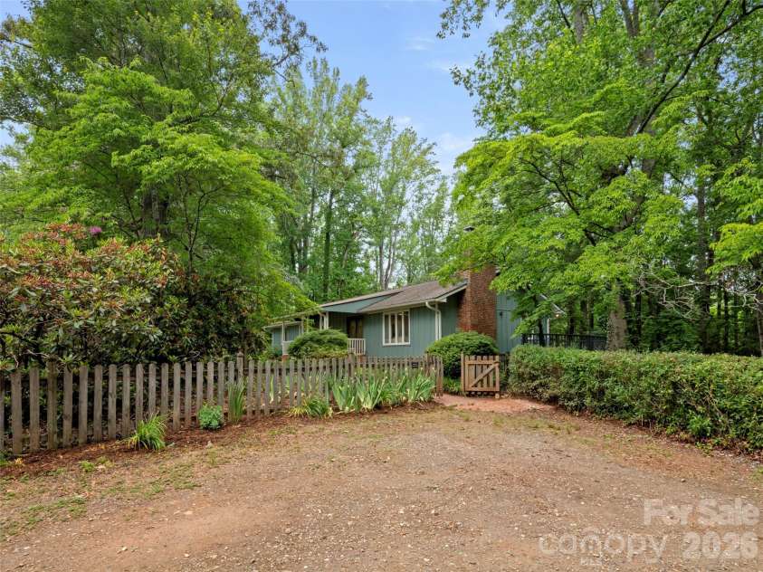1 Glen Meadows Place, Arden, NC 28704.  MLS# CAR4386745, YatesRealty ID 26350. 