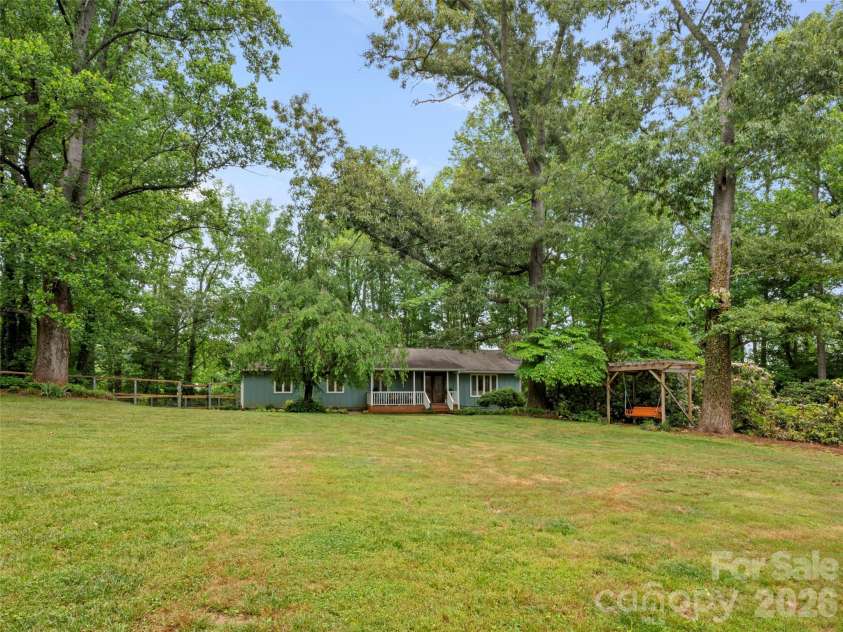 1 Glen Meadows Place, Arden, NC 28704.  MLS# CAR4386745, YatesRealty ID 26350. 
