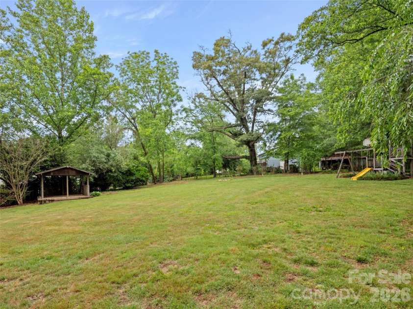 1 Glen Meadows Place, Arden, NC 28704.  MLS# CAR4386745, YatesRealty ID 26350. 