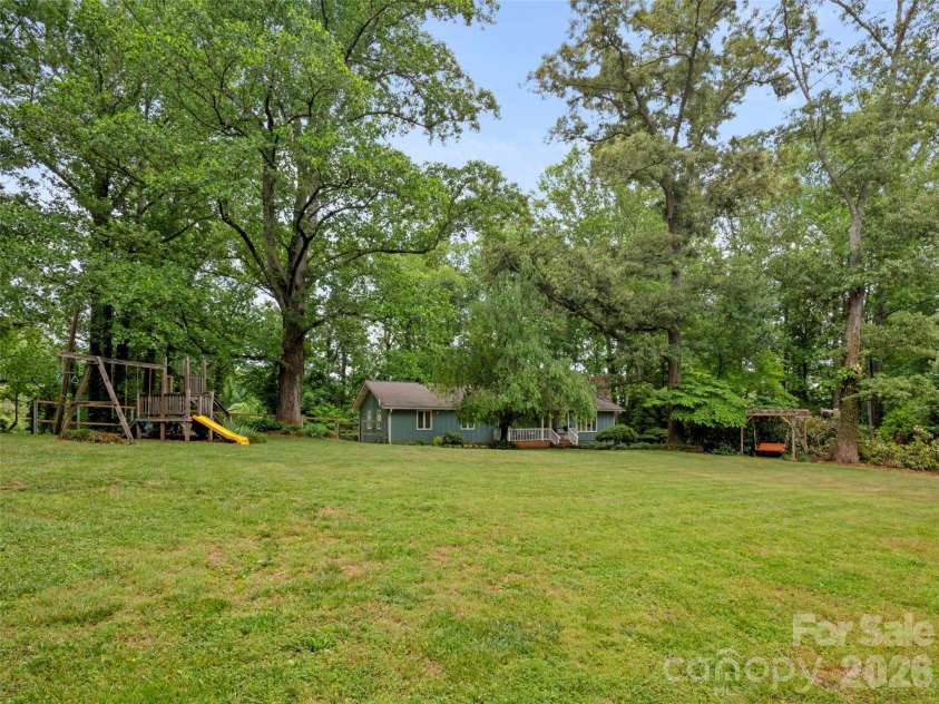 1 Glen Meadows Place, Arden, NC 28704.  MLS# CAR4386745, YatesRealty ID 26350. 