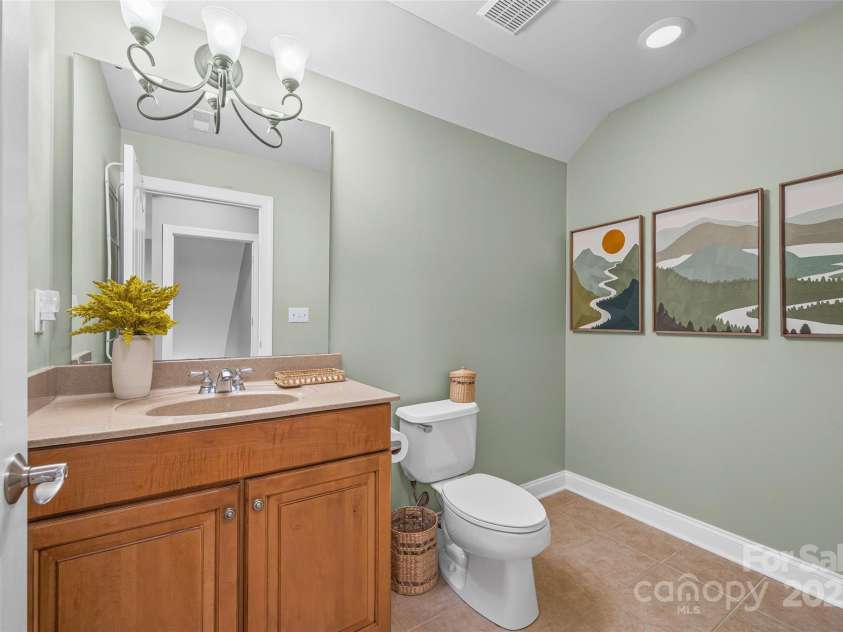 927 Cove Point Lane, Tega Cay, SC 29708.  MLS# CAR4267530, YatesRealty ID 26350. 3rd Floor Bathroom
