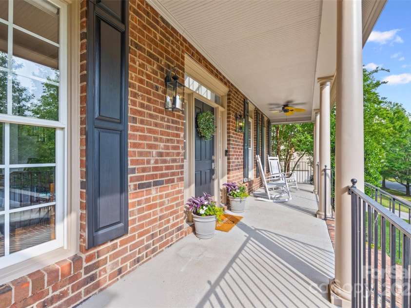 927 Cove Point Lane, Tega Cay, SC 29708.  MLS# CAR4267530, YatesRealty ID 26350. 