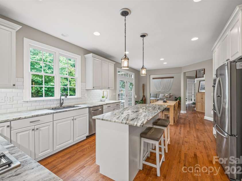 927 Cove Point Lane, Tega Cay, SC 29708.  MLS# CAR4267530, YatesRealty ID 26350. 